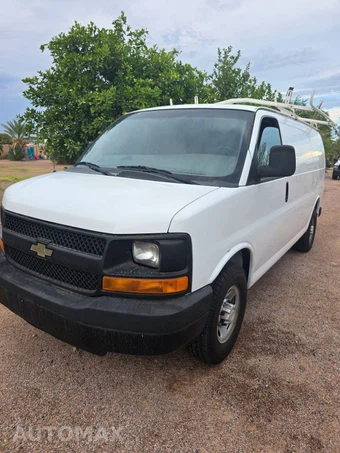 2014 Chevrolet Express 2500 Cargo Van 1WT 135.0" WB - miniatura 3