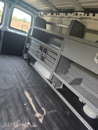 2014 Chevrolet Express 2500 Cargo Van 1WT 135.0" WB - miniatura 39