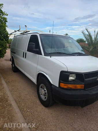 2014 Chevrolet Express 2500 Cargo Van 1WT 135.0" WB - miniatura 4