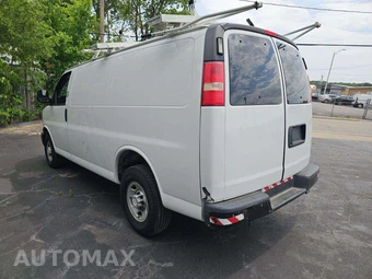 2014 Chevrolet Express 2500 Cargo Van 1WT 135.0" WB - miniatura 2