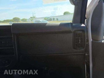2014 Chevrolet Express 2500 Cargo Van 1WT 135.0" WB - miniatura 17