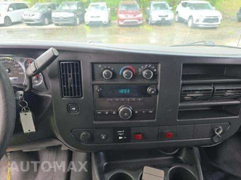 2014 Chevrolet Express 2500 Cargo Van 1WT 135.0" WB – miniatura 10