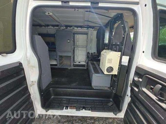 2014 Chevrolet Express 2500 Cargo Van 1WT 135.0" WB – miniatura 16