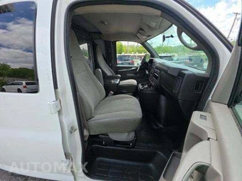 2014 Chevrolet Express 2500 Cargo Van 1WT 135.0" WB – miniatura 18