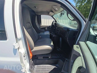 2014 Chevrolet Express 2500 Cargo Van 1WT 135.0" WB – miniatura 17