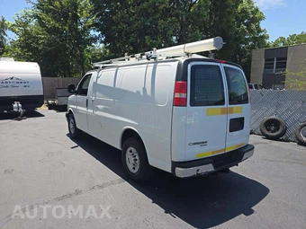 2014 Chevrolet Express 2500 Cargo Van 1WT 135.0" WB – miniatura 2