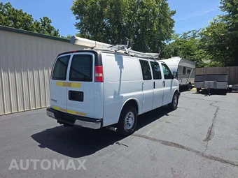 2014 Chevrolet Express 2500 Cargo Van 1WT 135.0" WB – miniatura 3