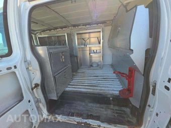 2014 Chevrolet Express 2500 Cargo Van 1WT 135.0" WB - miniatura 15