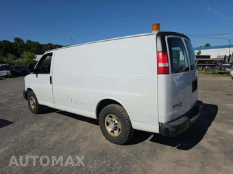 2014 Chevrolet Express 2500 Cargo Van 1WT 135.0" WB - miniatura 2