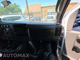 2014 Chevrolet Express 2500 Cargo Van 1WT 135.0" WB - miniatura 19