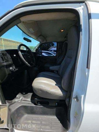 2014 Chevrolet Express 2500 Cargo Van 1WT 135.0" WB - miniatura 6