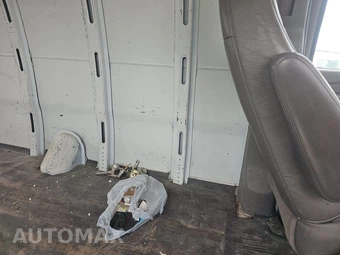 2014 Chevrolet Express 2500 Cargo Van 1WT 155.0" WB - miniatura 13