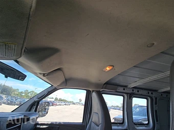 2014 Chevrolet Express 2500 Cargo Van 1WT 155.0" WB - miniatura 18