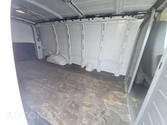 2014 Chevrolet Express 2500 Cargo Van 1WT 155.0" WB - miniatura 13