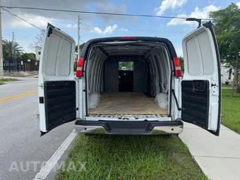 2014 Chevrolet Express 3500 Cargo Van 1SD 155.0" WB - miniatura 12