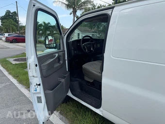 2014 Chevrolet Express 3500 Cargo Van 1SD 155.0" WB - miniatura 22