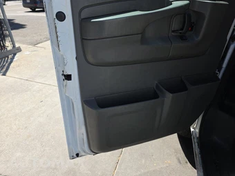 2014 Chevrolet Express 3500 Cargo Van 1WT 135.0" WB - miniatura 9