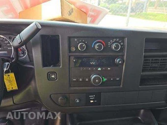 2014 Chevrolet Express 3500 Cargo Van 1WT 155.0" WB - miniatura 10