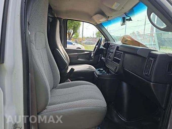 2014 Chevrolet Express 3500 Cargo Van 1WT 155.0" WB - miniatura 17