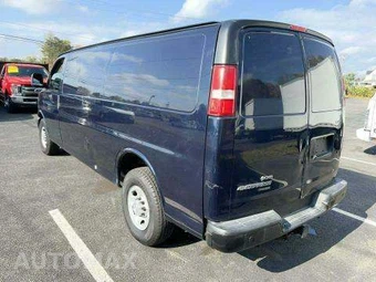 2014 Chevrolet Express 3500 Cargo Van 1WT 155.0" WB – miniatura 2