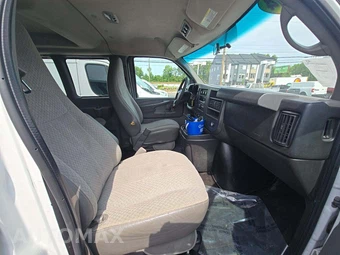 2014 Chevrolet Express 3500 Passenger Van LT 1LT 155.0" WB - miniatura 16