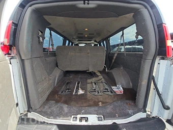2014 Chevrolet Express 3500 Passenger Van LT 1LT 155.0" WB - miniatura 17