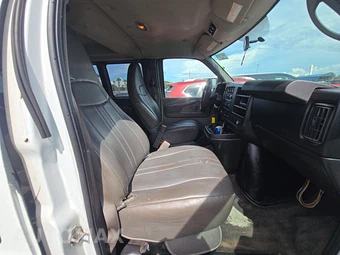 2014 Chevrolet Express 3500 Passenger Van LT 1LT 155.0" WB - miniatura 8