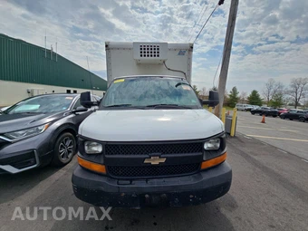 2014 Chevrolet Express 4500 Cutaway 2WT DRW 159.0" WB - miniatura 2