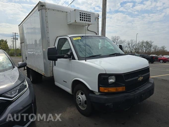 2014 Chevrolet Express 4500 Cutaway 2WT DRW 159.0" WB - miniatura 3