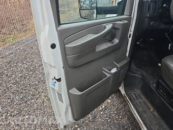 2014 Chevrolet Express 4500 Cutaway 2WT DRW 159.0" WB - miniatura 9