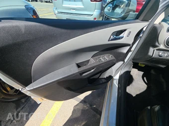 2014 Chevrolet Sonic LTZ Sedan 1SF - miniatura 9