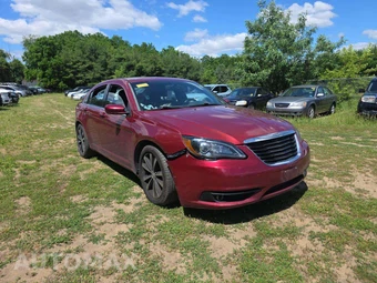 2014 Chrysler 200 Limited Sedan – miniatura 4
