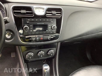 2014 Chrysler 200 Limited Sedan - miniatura 12