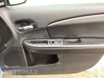 2014 Chrysler 200 Limited Sedan - miniatura 21