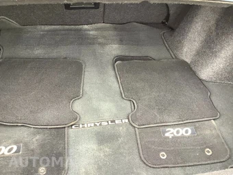 2014 Chrysler 200 Limited Sedan - miniatura 28