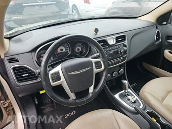 2014 Chrysler 200 Limited Sedan – miniatura 11