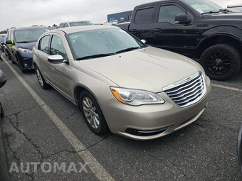 2014 Chrysler 200 Limited Sedan – miniatura 3