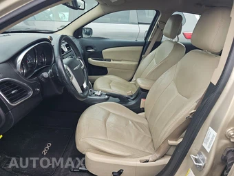 2014 Chrysler 200 Limited Sedan – miniatura 7