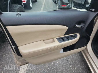 2014 Chrysler 200 Limited Sedan – miniatura 9