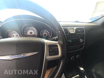 2014 Chrysler 200 Limited Sedan - miniatura 11