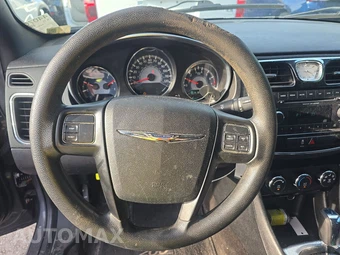 2014 Chrysler 200 LX Sedan - miniatura 10