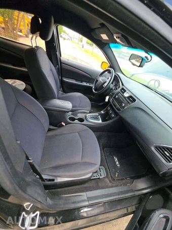 2014 Chrysler 200 LX Sedan – miniatura 18