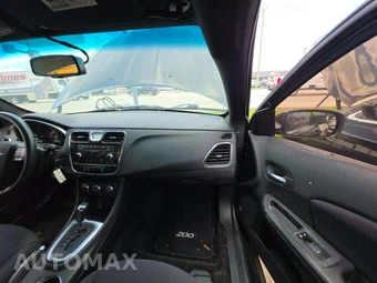 2014 Chrysler 200 LX Sedan – miniatura 19