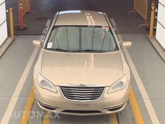 2014 Chrysler 200 Touring Sedan - miniatura 2