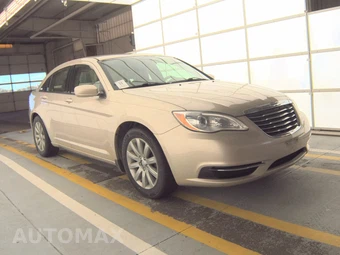 2014 Chrysler 200 Touring Sedan - miniatura 3