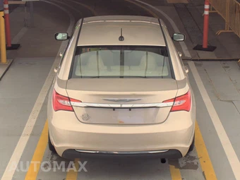 2014 Chrysler 200 Touring Sedan - miniatura 5
