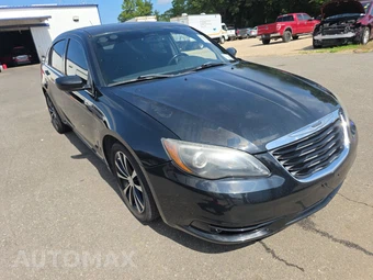 2014 Chrysler 200 Touring Sedan – miniatura 3