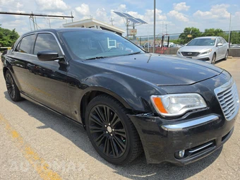 2014 Chrysler 300 - miniatura 3