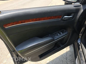 2014 Chrysler 300 - miniatura 9