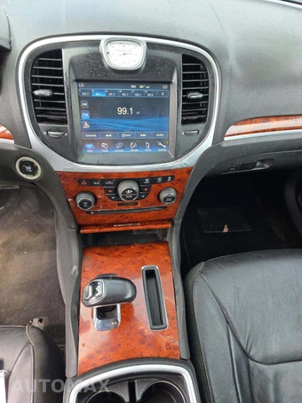 2014 Chrysler 300 – miniatura 7